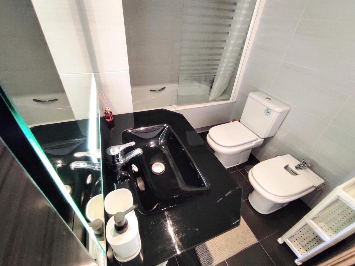 Manuela Nogales Apartments! マラガ エクステリア 写真